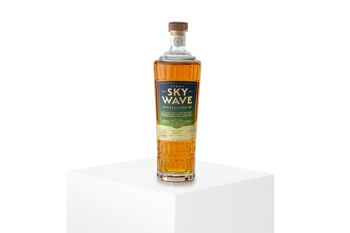 Liqueur de gin aux pommes épicées Sky Wave, 700 ml, 20 % ABV 2