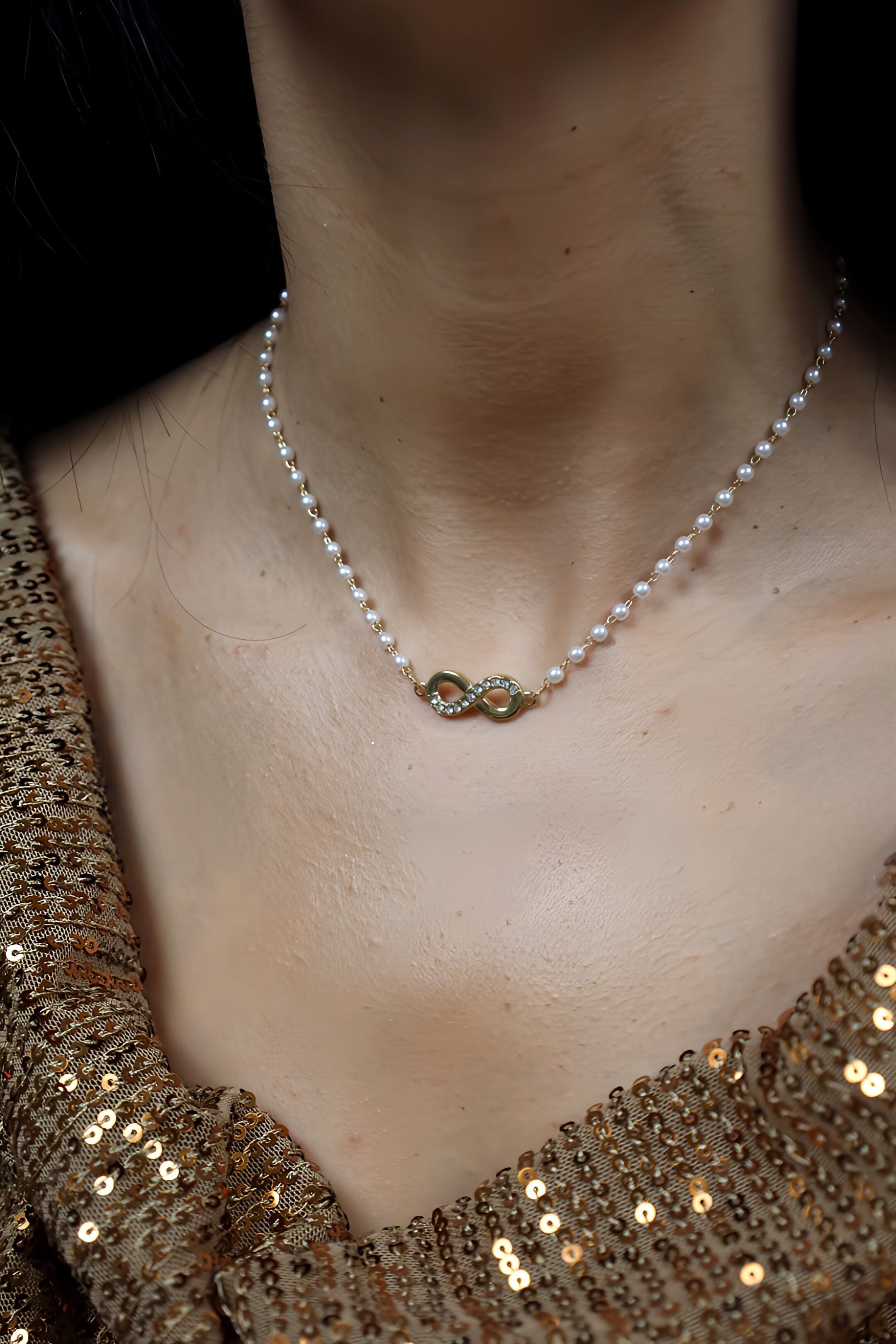 COLLANA • LEONA •