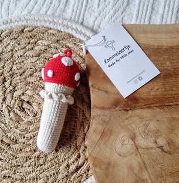 Hochet Crochet Champignon rouge à pois blancs 4