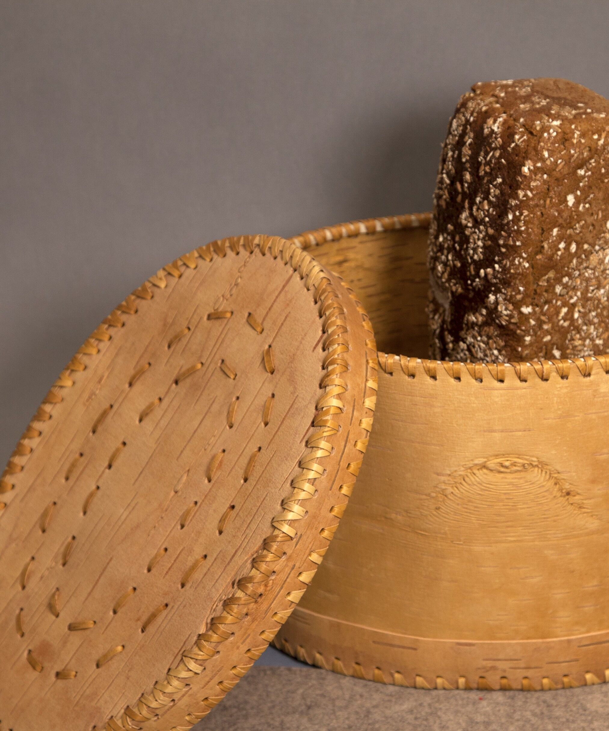 Large oval bread box "Maxim"