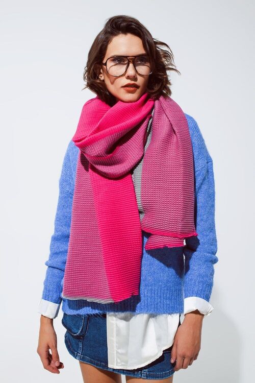 Thin scarf with mixed knits in shades of pink