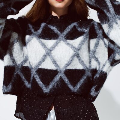 Cropped sweater with diamant pattern in black and grey
