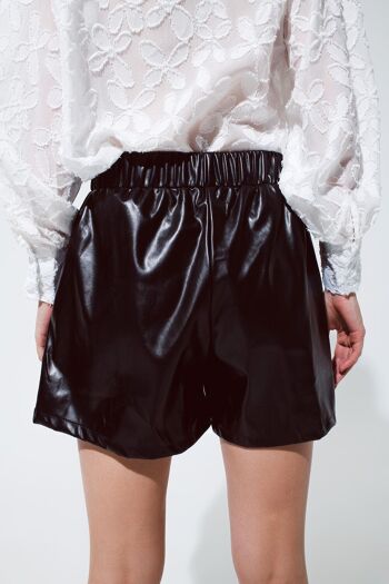 Short en simili cuir noir 5