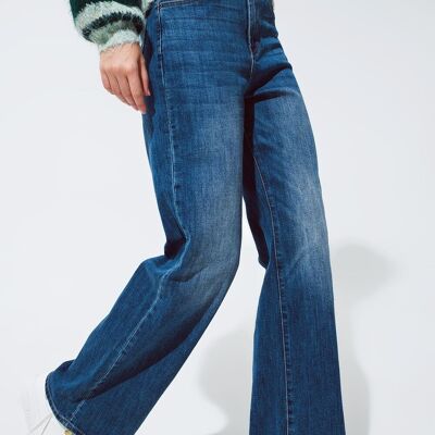 Jeans basic a gamba super dritta con lavaggio medio