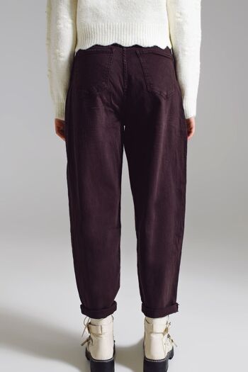 Pantalon décontracté marron avec détail de poche à la taille 2