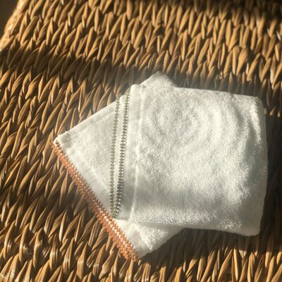 Set 2 asciugamani ospite in cotone 100% ricamati a mano a punto festone