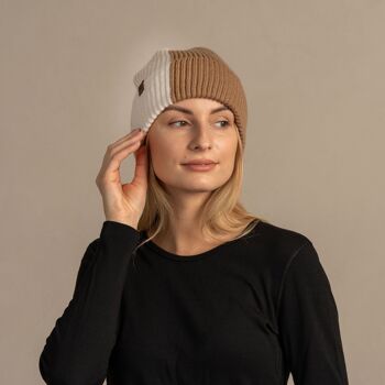 Bonnet multicolore tricoté en laine mérinos pour femme 1