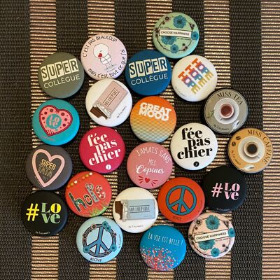 Lot de 22 Petits badges épingles 25mm funs et colorés