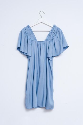 Mini-robe à manches ange en bleu bébé 2