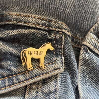 Saddle pin