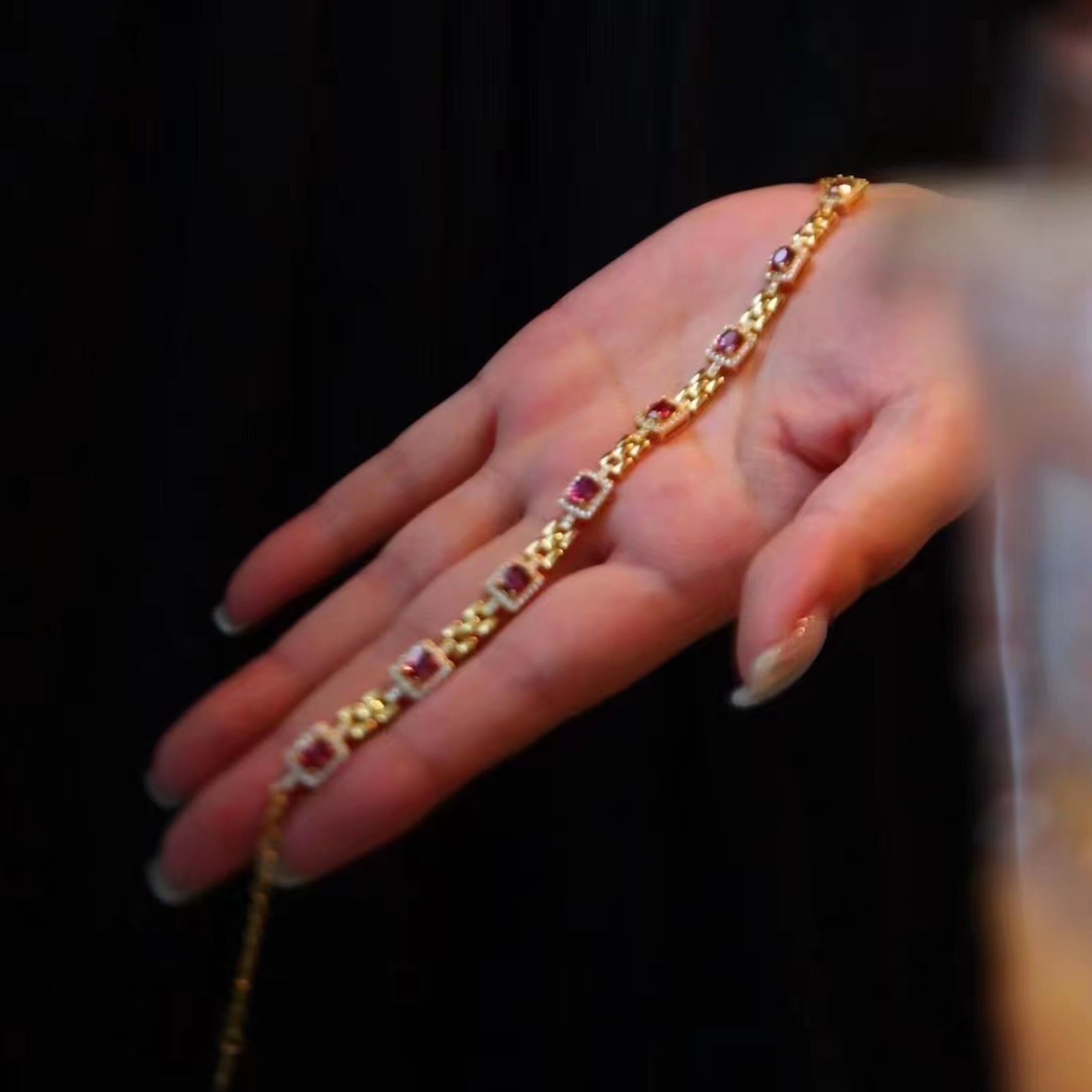 Bracciale fantasia in vero granato rosso stile italiano di ispirazione vintage - Oro vermeil