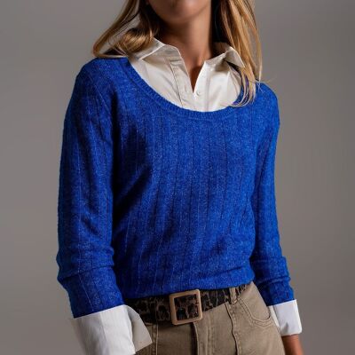 suéter azul de punto de canalé con cuello ancho