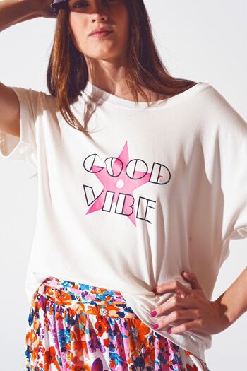 T-shirt Boat Neack avec texte Good Vibe en blanc et rose 6