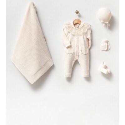 Organic Beautiful Newborn Set with Lace Collar