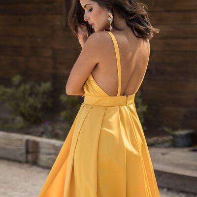 Gelbes langes Kleid