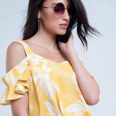 Yellow flower top and ruffles detail