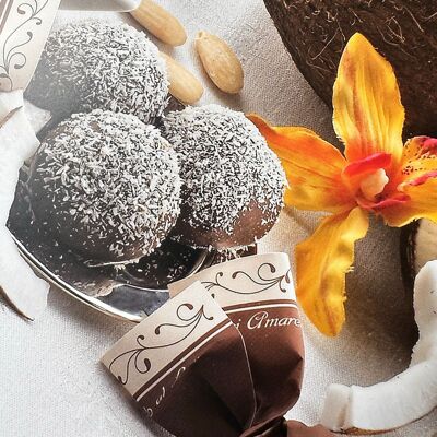 Amaretti Almonds and coconut covered in milk chocolate 3x900g