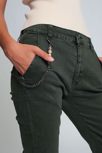 Pantalon utilitaire à revers avec chaîne en kaki 2