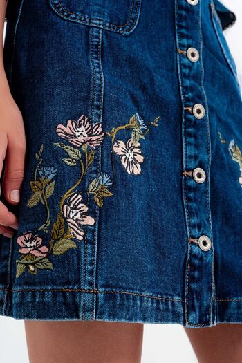 Jupe en jean avec broderie de fleurs et boutons sur le devant 5