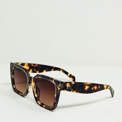 Elongated Squared Sunglasses With Dark Lenses in Tortoise Shell