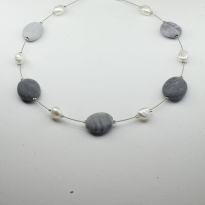 Menorca pebble necklace gray pearl
