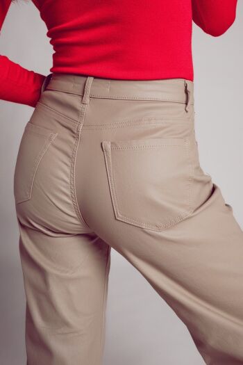 Pantalon large en similicuir beige 2