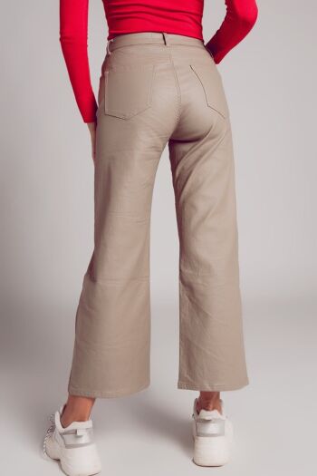 Pantalon large en similicuir beige 3