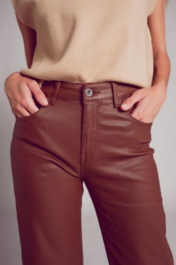 Pantalon large en similicuir marron 4