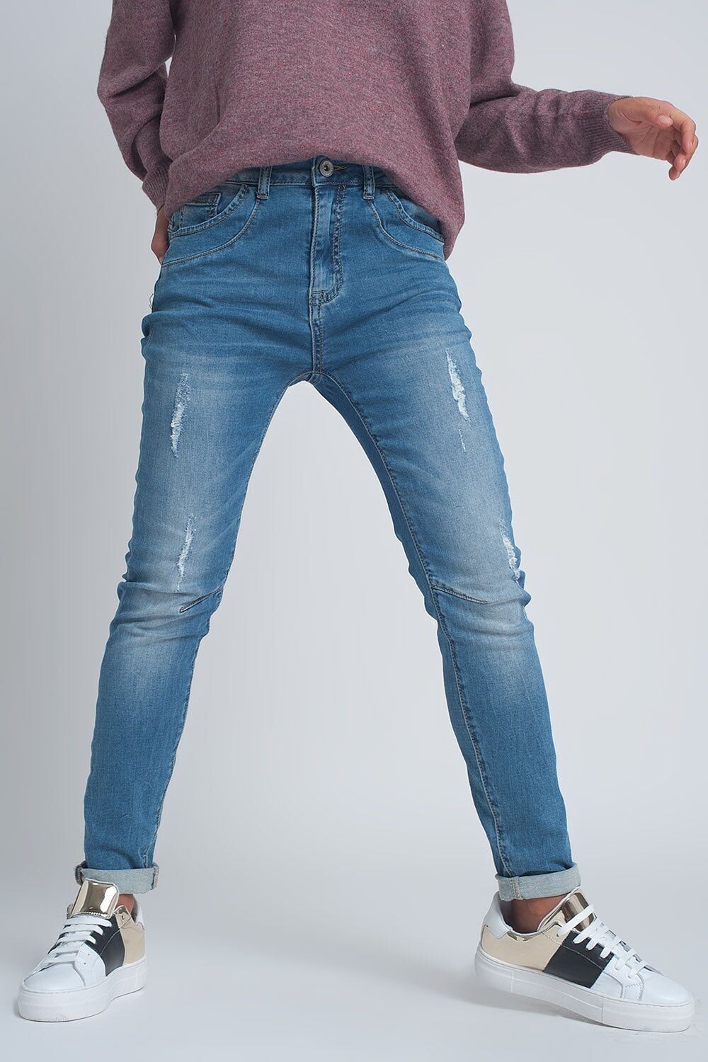Jeans boyfriend strappati in denim pregiato lavaggio medio