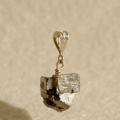 Milena pendant - Pyrite and laminated gold