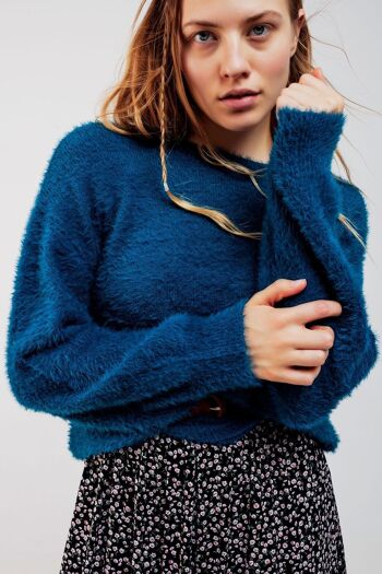 Pull en maille pelucheuse bleu 1