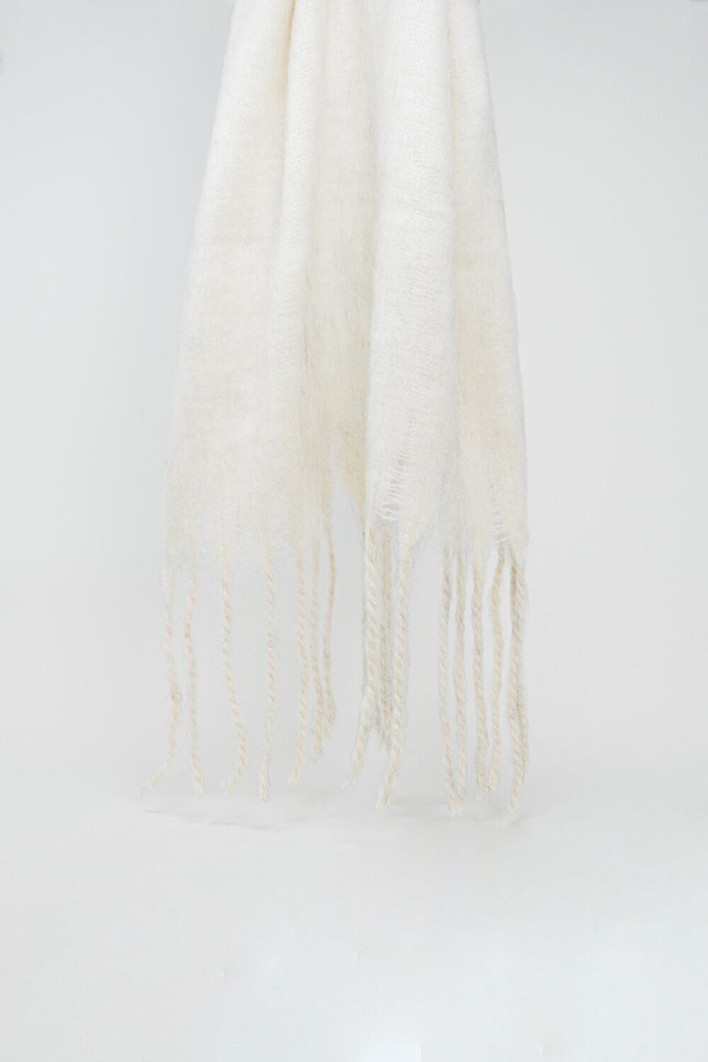 Bufanda de rayas con flecos en negro