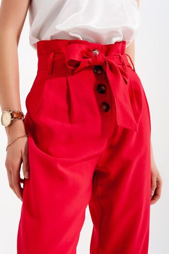 Pantalon paperbag taille haute avec ceinture en rouge 5
