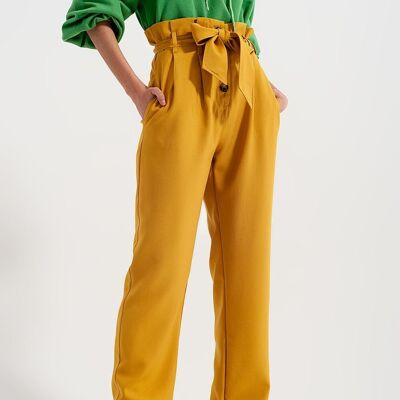 Pantalon paperbag taille haute avec ceinture en jaune