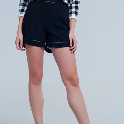 SCHWARZE SHORT MIT HOHER TAILLE UND SPITZENDETAIL