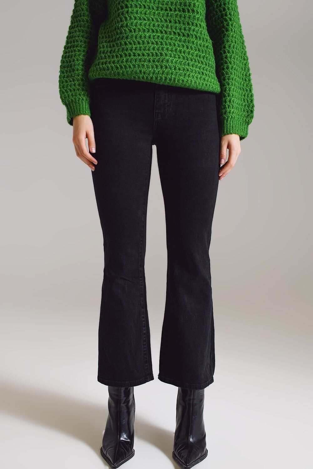 Jeans a zampa a vita alta di colore nero