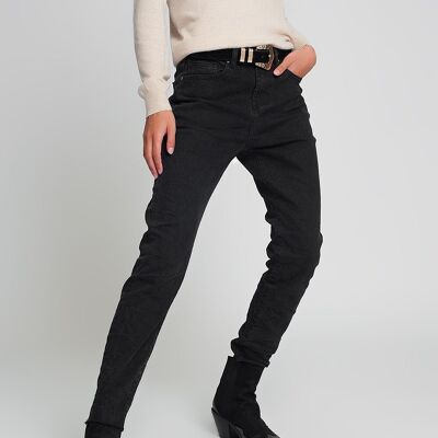 Hoch taillierte Mom Jeans in Schwarz