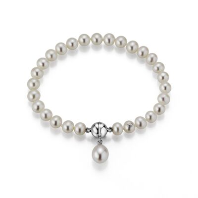 Pearl bracelet with pendant
