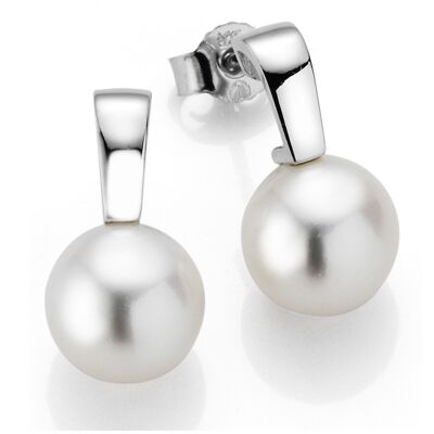 Stud earrings with round white freshwater pearls