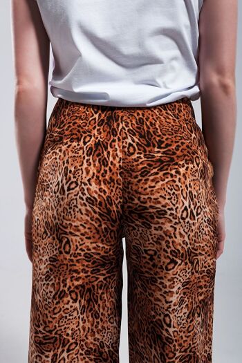 Pantalon large à imprimé léopard en marron 3