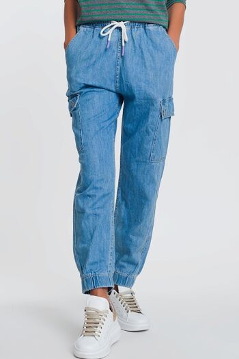 Pantalon de jogging en denim léger avec poches en denim léger 1