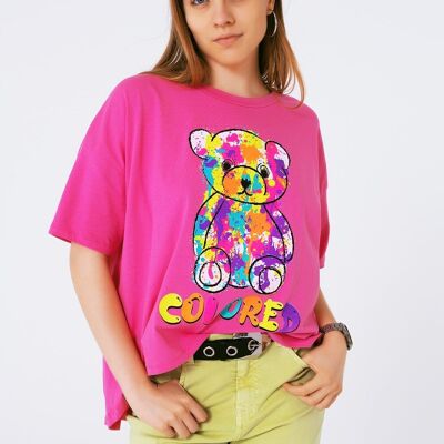 Locker sitzendes fuchsiafarbenes T-Shirt mit farbigem Bären