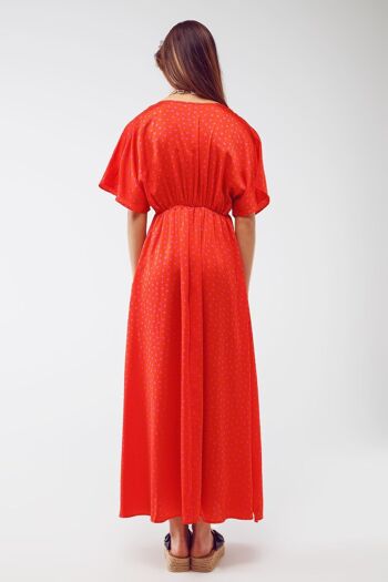 Robe longue cintrée à la taille avec manches ange à pois rouges 4