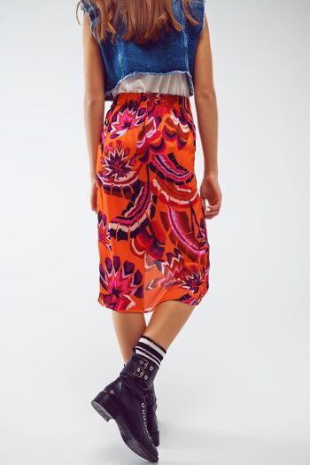 Jupe mi-longue drapée à imprimé floral abstrait orange 4