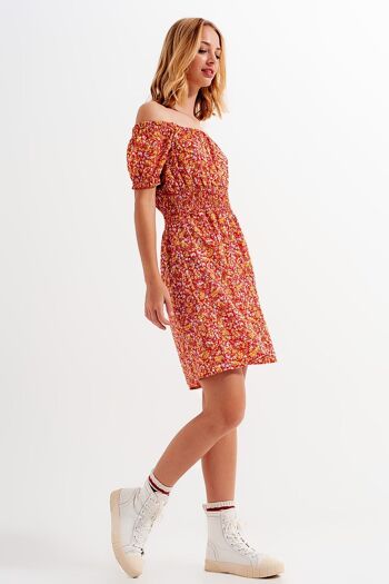 Mini-robe avec détail froncé à imprimé floral rouge 3