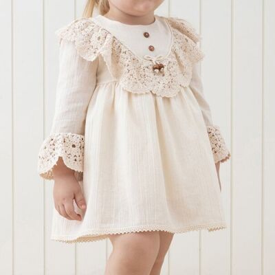 A Pack of Five Sizes Girl Natural Lace Collar Elegant  Linen Dress