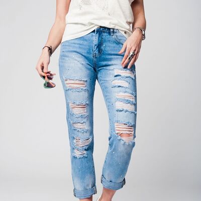 Mom-Jeans mit extremen Rissen