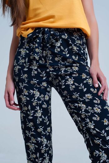 Pantalon à fleurs marine avec ceinture 5