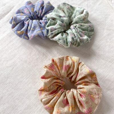 Wide viscose scrunchie