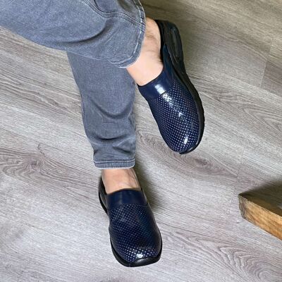 Marineblaue Air Clogx-Clogs aus Leder mit leichter Sohle